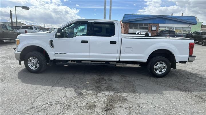 $31995 : 2017 FORD F350 SUPER DUTY CRE image 3