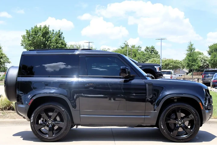 $38998 : 2023 Defender S image 8