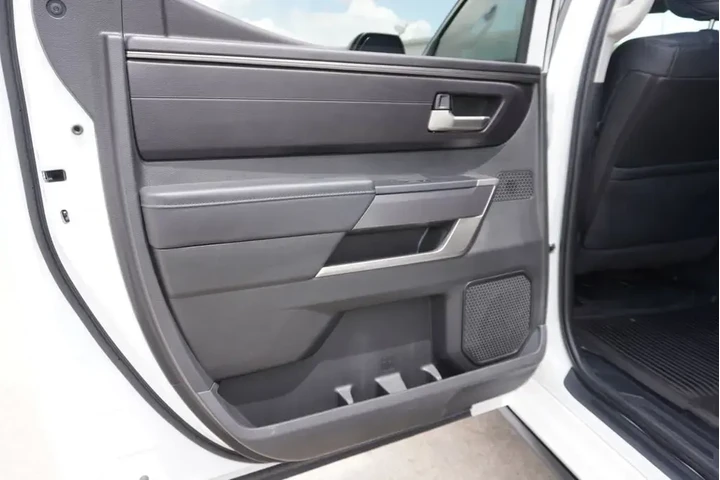 $39950 : Toyota Tundra 2024 4x2 SR5 4 image 1