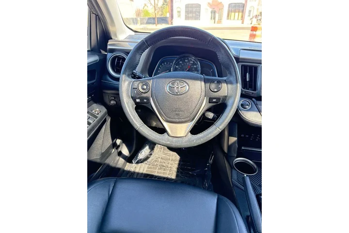 $15495 : 2015 RAV4 Limited image 8