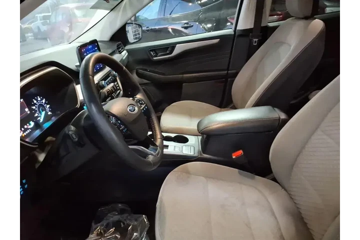 $22813 : Ford Escape 2022 SE 4dr SUV image 9