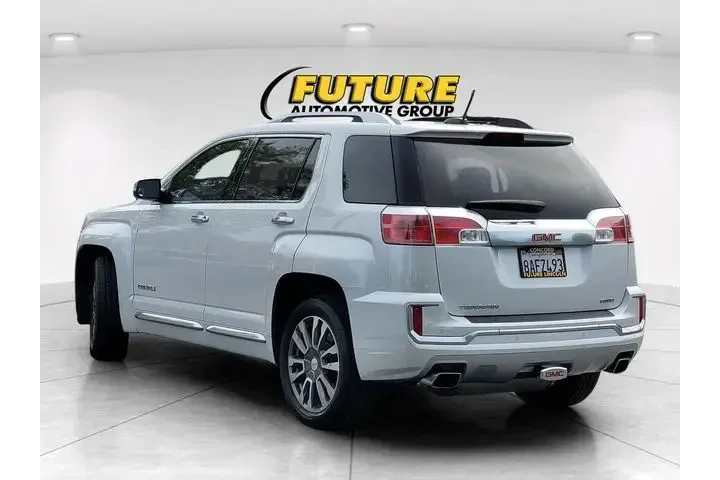 $21988 : GMC Terrain 2017 AWD Denali image 6