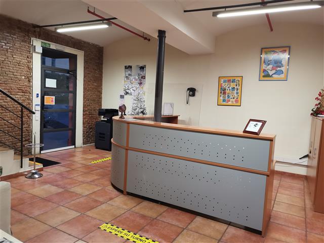 $705 : Furnished office Cornellà image 3