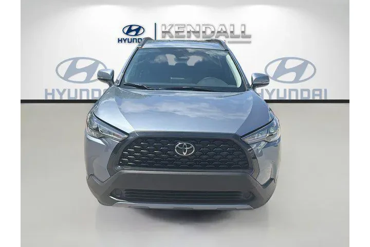 $23986 : Toyota Corolla Cross 2024 LE image 2