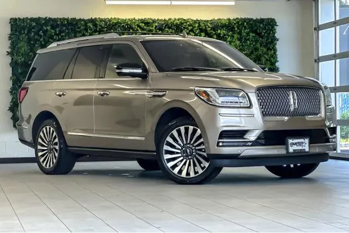 $30306 : Lincoln Navigator 2018 4x4 R image 2
