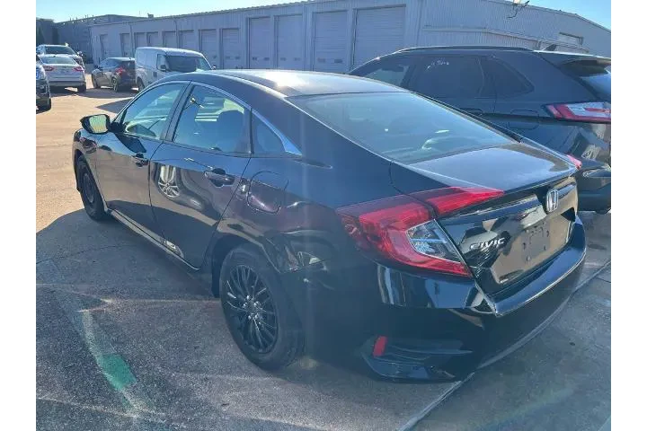 $11795 : Honda Civic 2017 LX 4dr Seda image 6