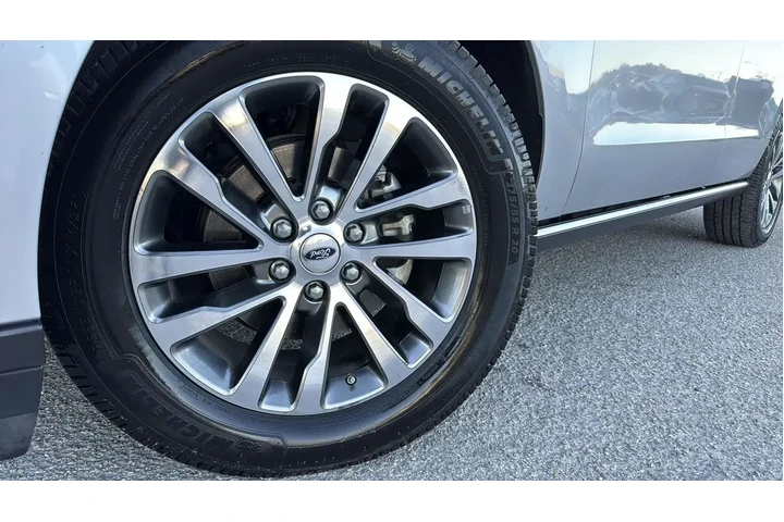 $15948 : Ford Expedition 2018 4x2 Lim image 9