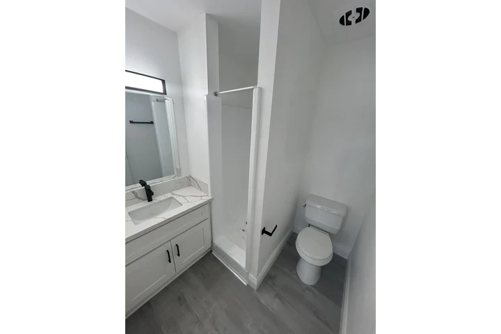 $2395 : **APARTAMENTO REMODELADO ** image 8