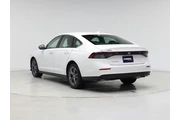 $25998 : Honda Accord 2023 EX 4dr Sed thumbnail