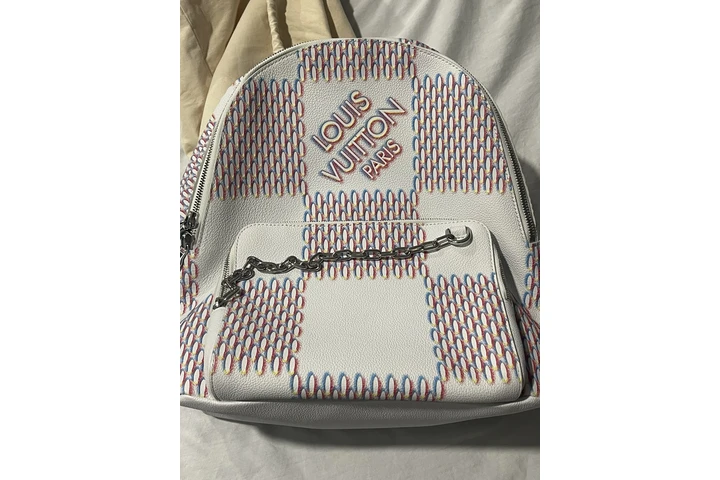 $5500 : Mochila nueva muy buena marca image 2