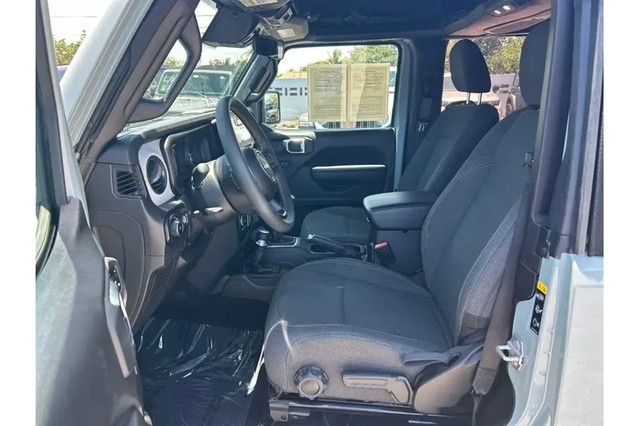 $32335 : Jeep Wrangler 2024 4x4 Sport image 9