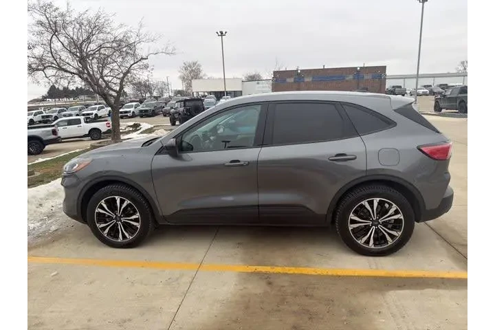 $18990 : Ford Escape 2022 AWD SE 4dr image 5