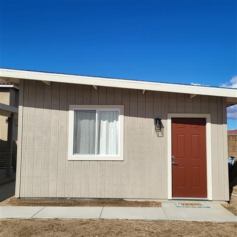 $1300 : Una Casita en Victorville image 2