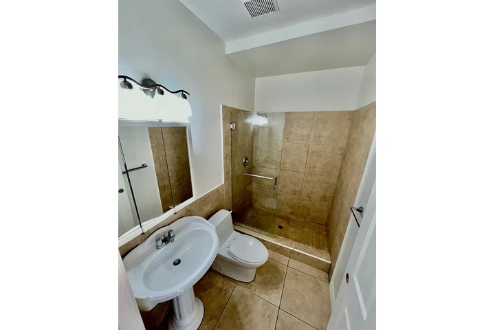 $1255 : Apartments image 5