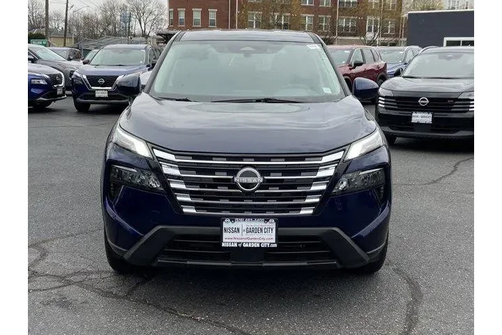 $22450 : Nissan Rogue 2025 SV 4dr Cro image 2