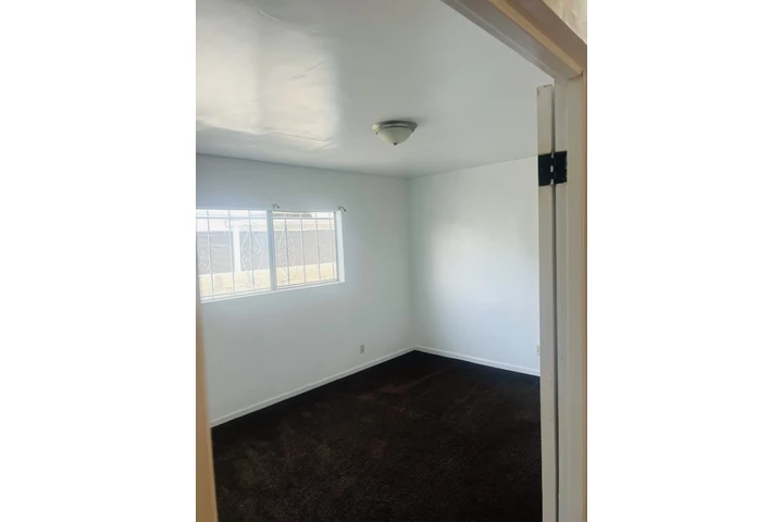 $920 : Cuartos de renta en una casa image 5