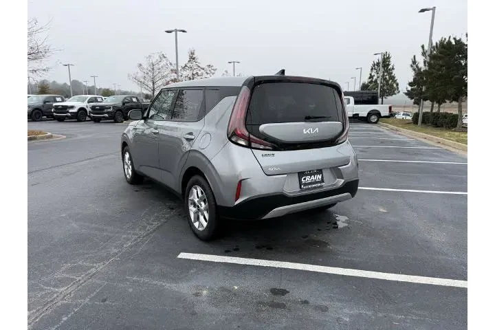 $15735 : Kia Soul 2024 S 4dr Crossove image 5