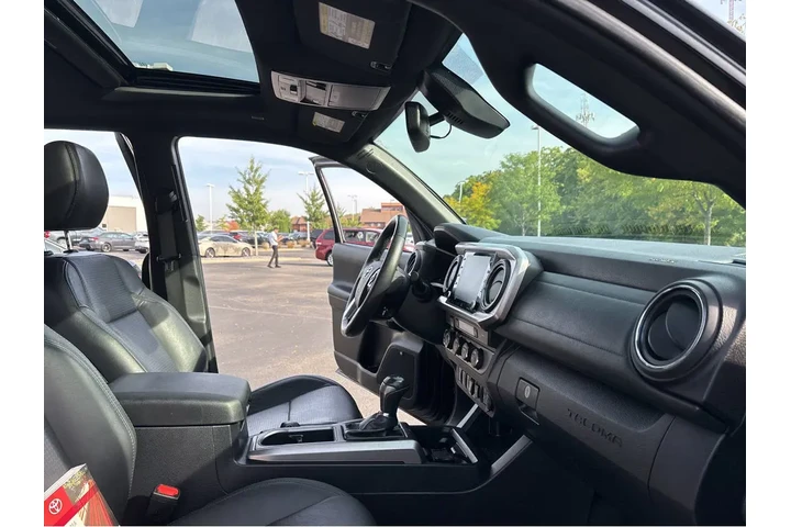 $37987 : Gold Certified2022 Tacoma 4WD image 5