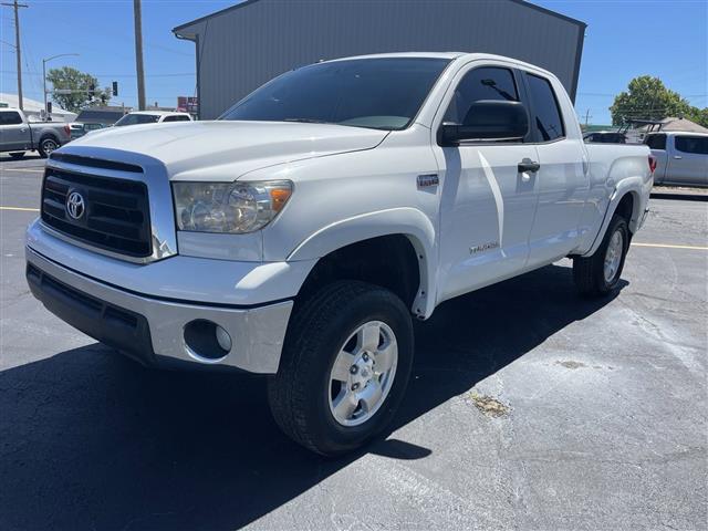 $21925 : 2013 Tundra 4x4 V8 Truck V-8 image 1