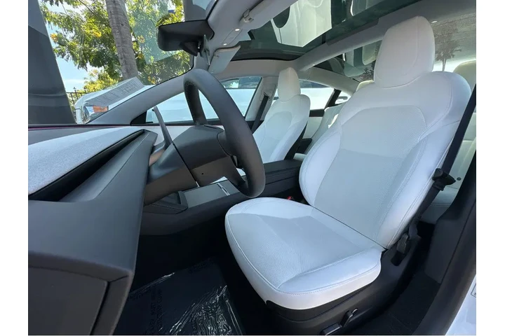 $38977 : 2025 Model 3 Long Range image 9