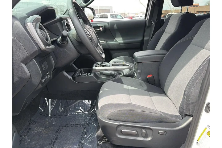 $40986 : Gold Certified 2021 Tacoma TR image 2