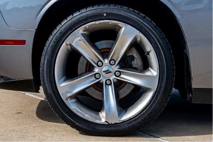 $14307 : Dodge Challenger 2018 R/T 2d image 4