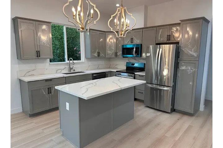 $2500 : 3 bed 2 bath home in koreatown image 2
