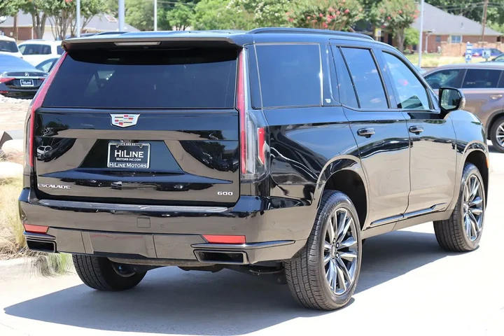 $69686 : 2023 Escalade 4WD Sport image 10