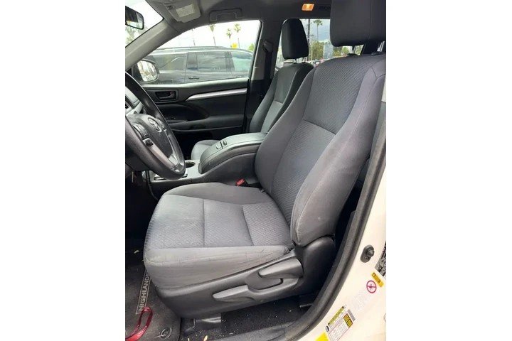 $15143 : Toyota Highlander 2016 LE 4d image 9