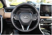 $23983 : Toyota RAV4 2020 Limited 4dr thumbnail