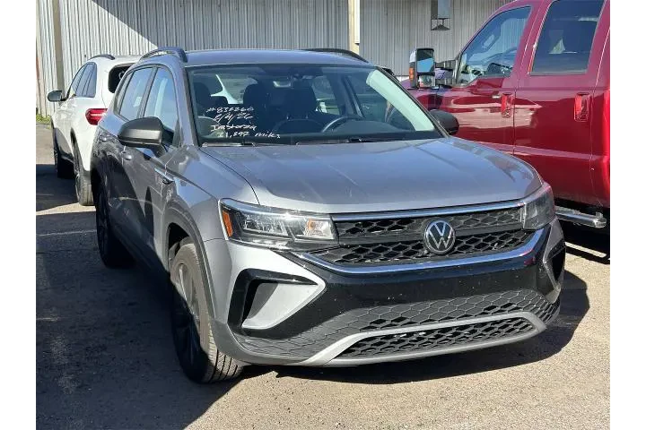 $17999 : Volkswagen Taos 2023 S 4dr S image 3