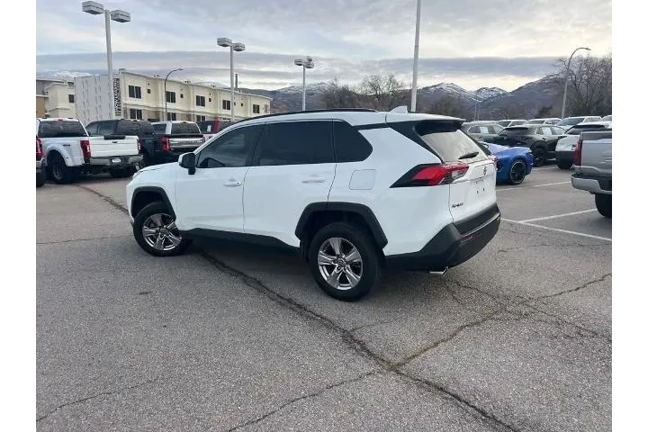 $23898 : Toyota RAV4 2023 AWD XLE 4dr image 9