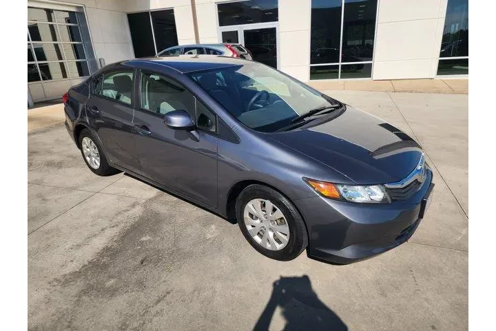 $11534 : Honda Civic 2012 LX 4dr Seda image 2