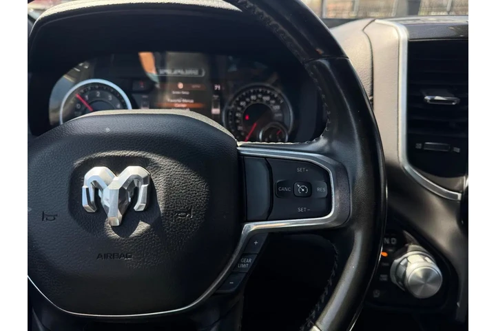 2022 RAM 1500 Laramie Crew Ca image 8