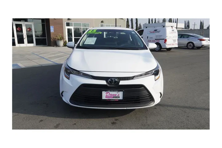 $22250 : 2025 Corolla LE image 3