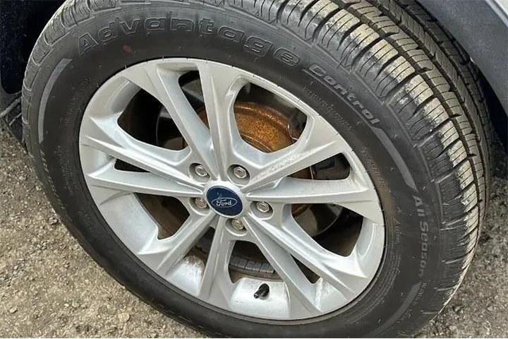 $11987 : Ford Escape 2019 SE 4dr SUV image 8