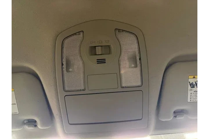 $10981 : Toyota Prius v 2015 Two 4dr image 4