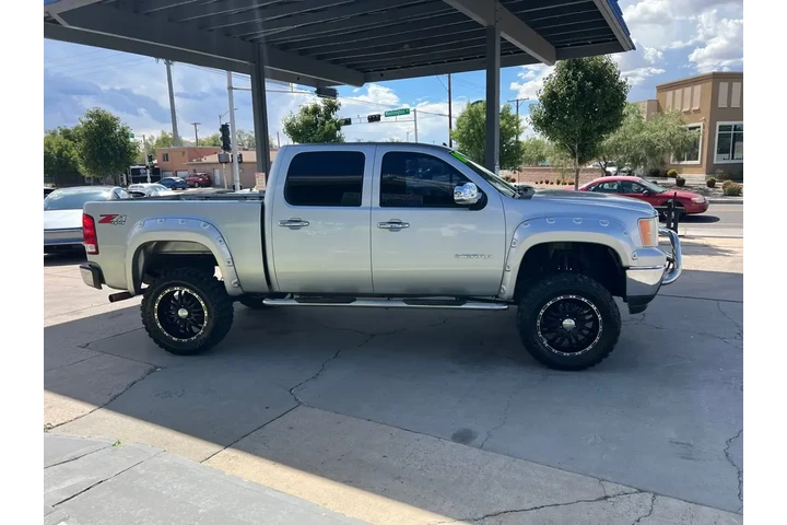 2010 GMC Sierra 1500 SLE Crew image 4
