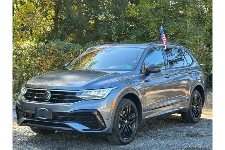 $16980 : 2022 Tiguan SE R-Line Black 4 image 5