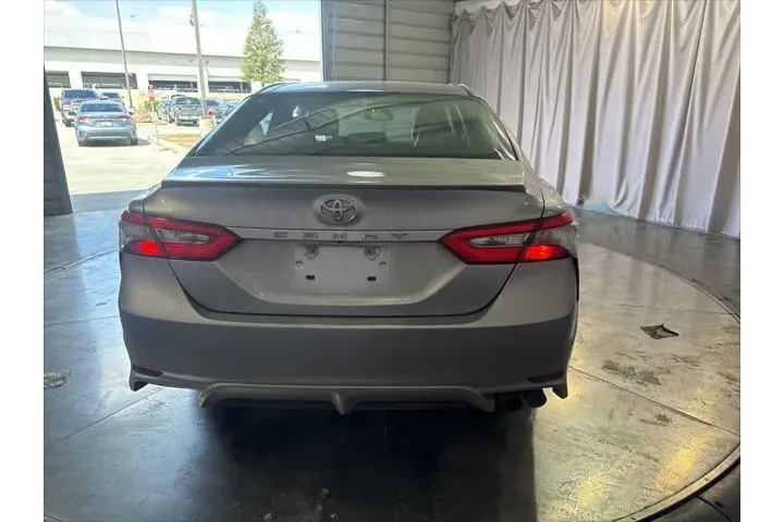 $14499 : Toyota Camry 2018 SE 4dr Sed image 6