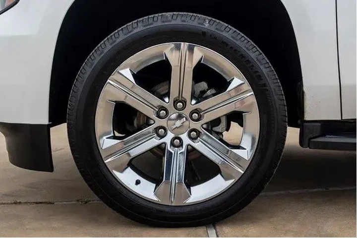 $24851 : Chevrolet Tahoe 2019 4x2 LT image 3