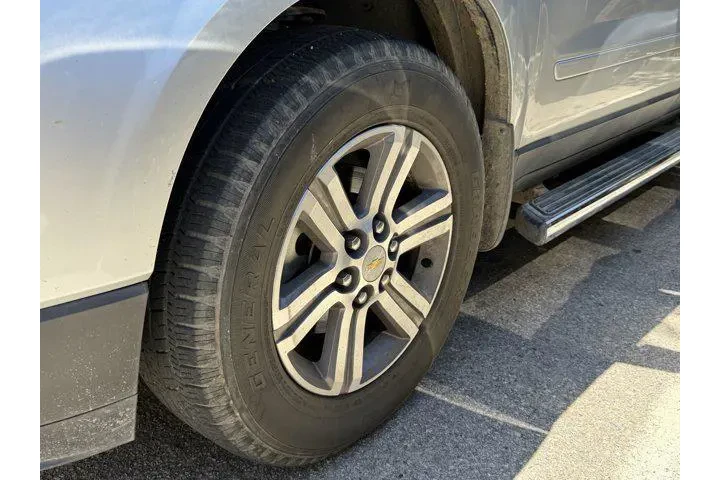 $14881 : Chevrolet Traverse 2017 LT 4 image 2