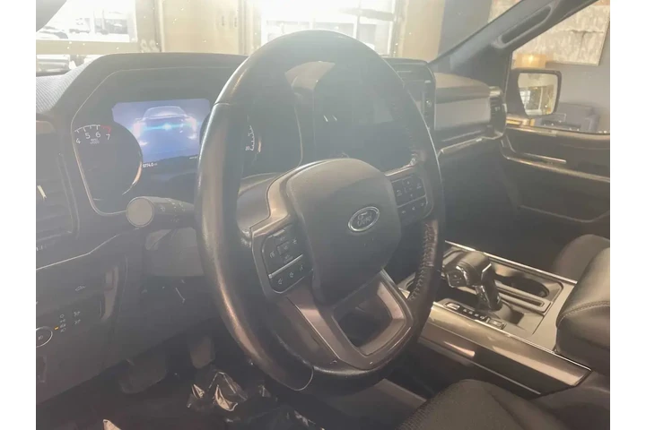 $29845 : Ford F-150 2021 4x4 Lariat 4 image 9