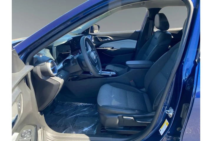 $26506 : Chevrolet Trax 2024 LT 4dr C image 9