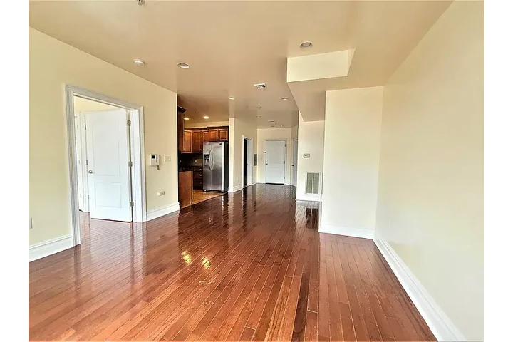 $1000 : Long Beach, CA 1BD 1BATH image 7
