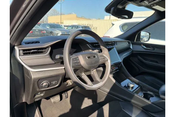 $29949 : Jeep Grand Cherokee L 2024 4 image 8