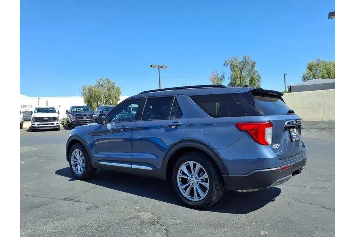 $26080 : Ford Explorer 2021 AWD XLT 4 image 4
