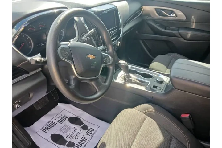 $19500 : 2020 Traverse LS image 3