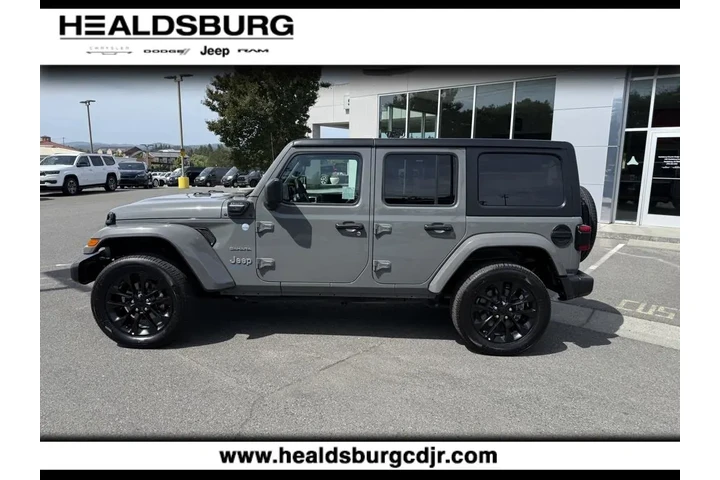$28997 : Jeep Wrangler 2023 4x4 Sahar image 2