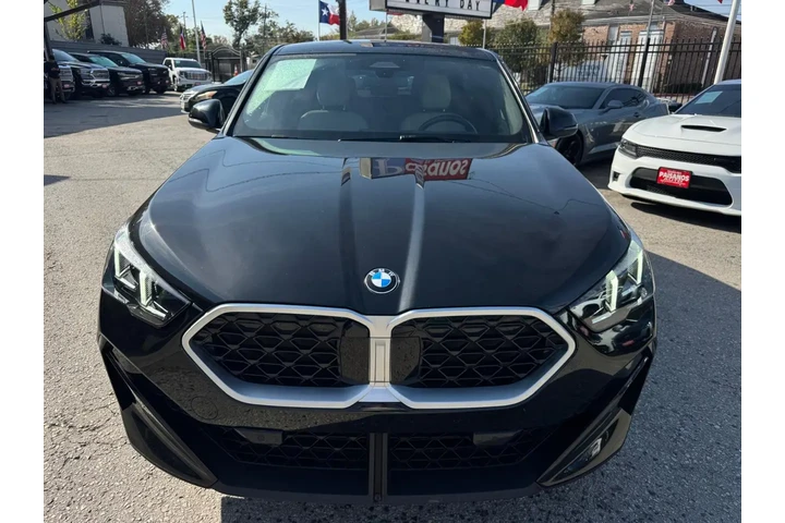 2025 BMW X2 xDrive28i image 2